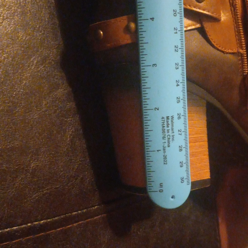 Boots - Picture 5 of 5